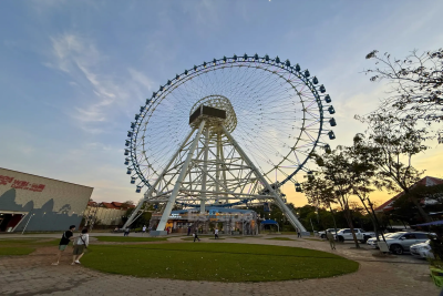 Angkor Eye Ferris Wheel