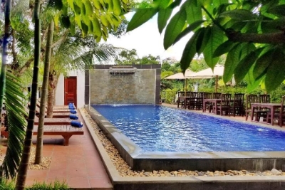 Saline Residence