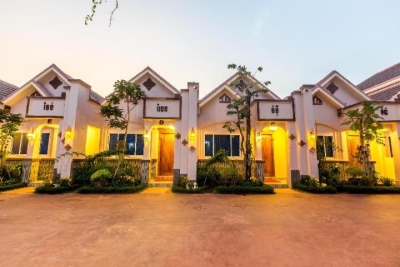 Bungalow C with Swimming Pool - Champei Flower
