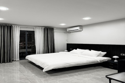 Riverside Apartment 17th Floor