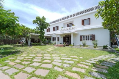 Villa Leakhena - Colonial Style 12 Bedrooms Villa