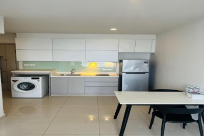 Homely-1Bedroom Apartment on High Floor