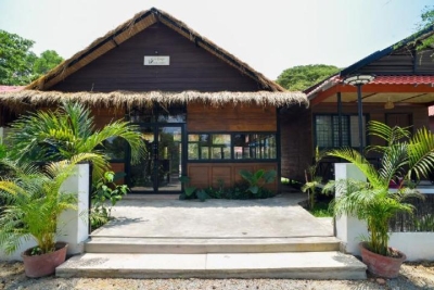 Peaceful Retreat-Garden View