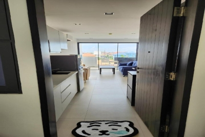 New Condo, 750m from night market(pool available)