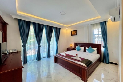 King Bed Private Balcony