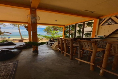 Seashell Guesthouse, bar and tattoos