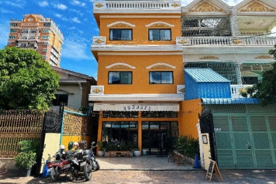 Sundays Café & Vegan Hotel