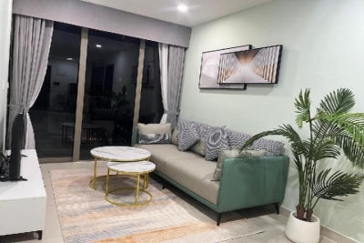 Family 3BR Apt(Peak) w/Rooftop Pool and Free WiFi