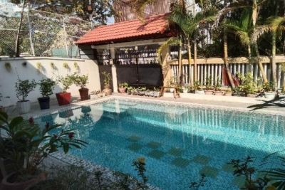 Room 12 - Studio in a villa with swimming pool