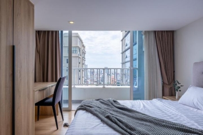 Golden One Service Apartment 1BR by Soben Homes