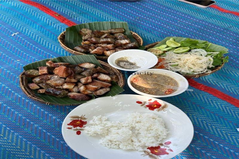 Eating lunch at Preah Dak Village Siem reap 