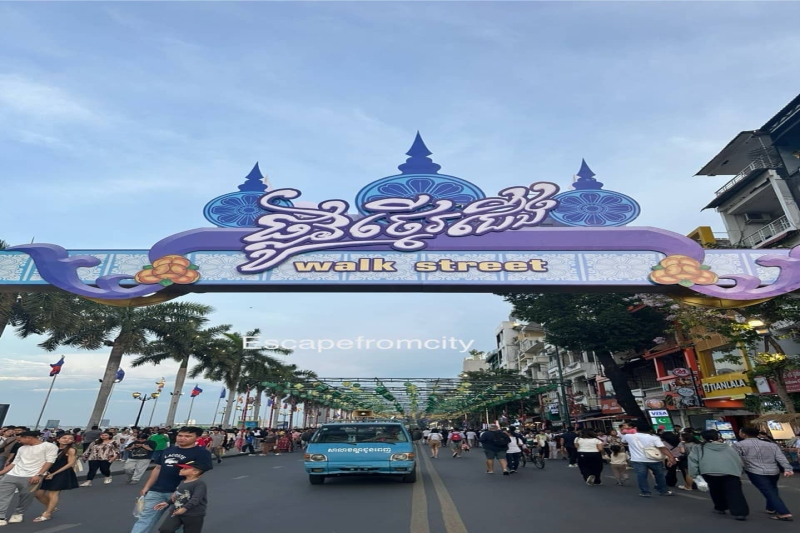 Phnom Penh Walk Street 